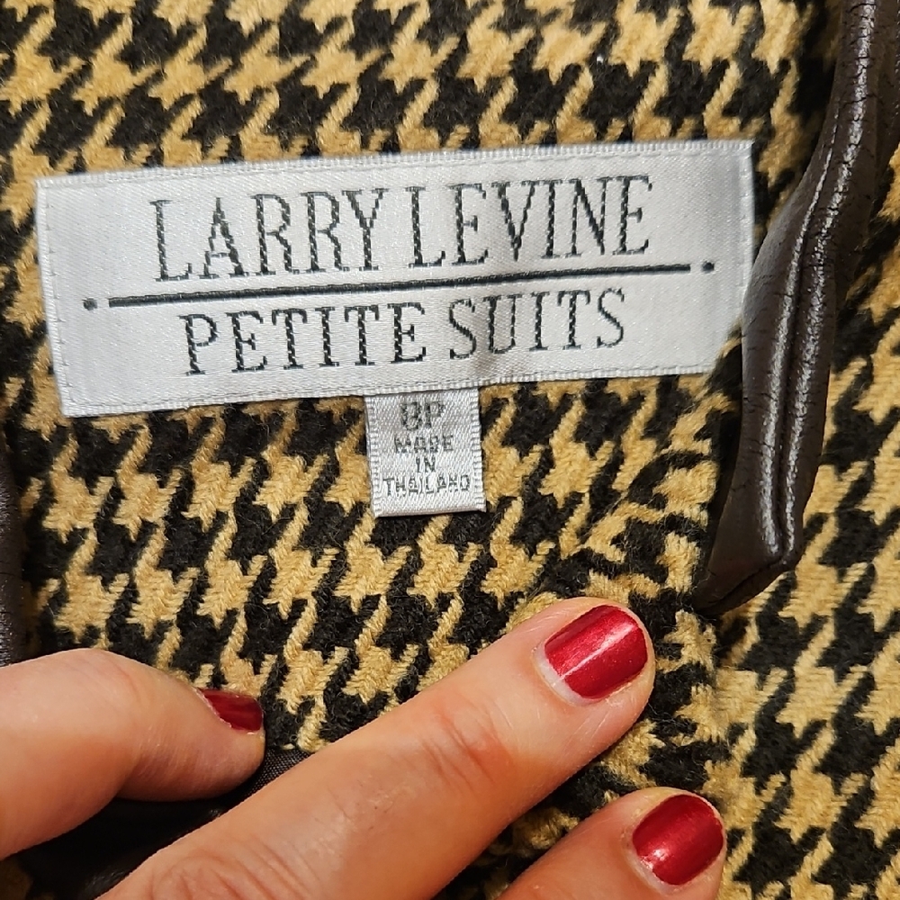 Houndstooth Patterned Jacket with Black Trim - image 3